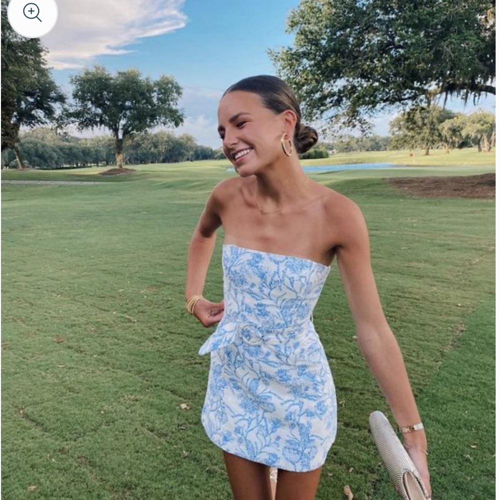 NWOT Beautiful short, strapless blue/white dress.  Never worn. Gorgeous!